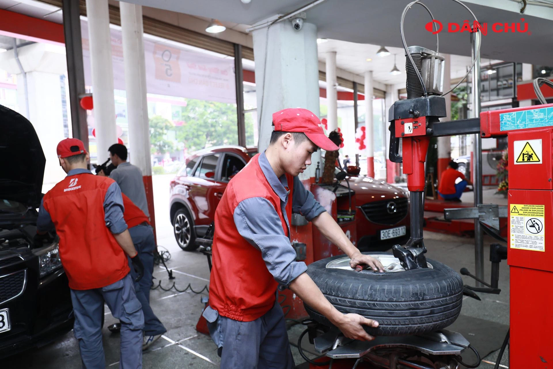 tuyể dụng Kỹ thuật viên ô tô Dân Chủ